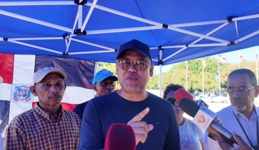 Continúa campamento frente al Congreso Nacional en contra de la reforma fiscal