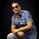 Cantante  Carlos Marine promociona bachata