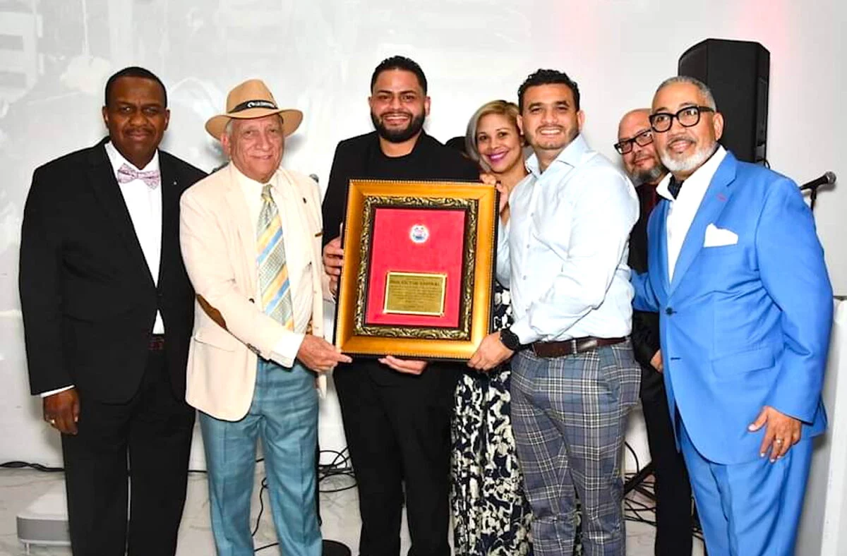 Fundación Villa Consuelo NY hace reconocimiento al empresario dominicano Víctor Espinal