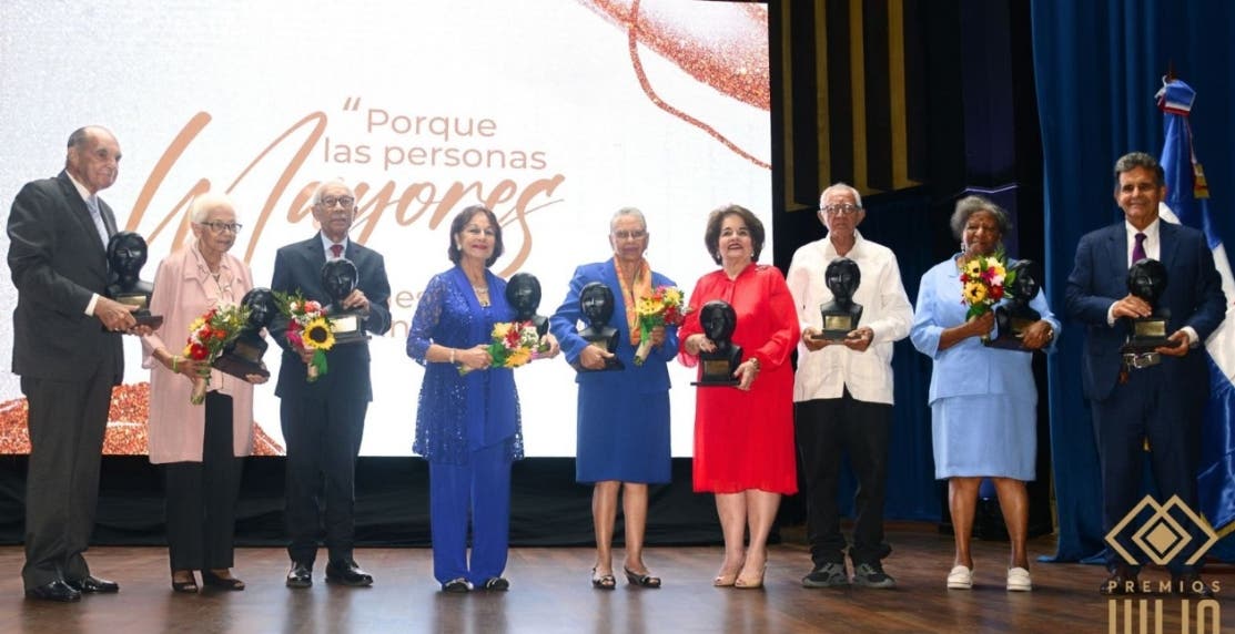 Fundación NTD entrega los premios “Julia”