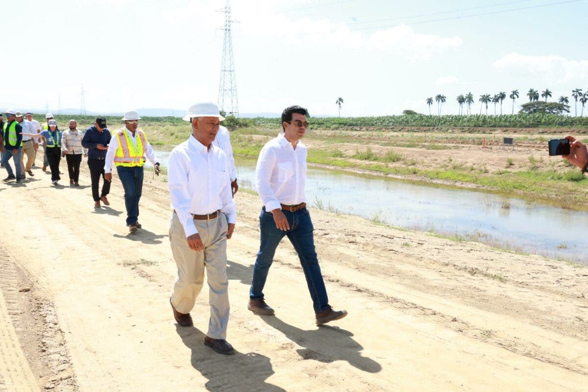 Arnaud supervisa obras en Dajabón, Valverde y Hermanas Mirabal