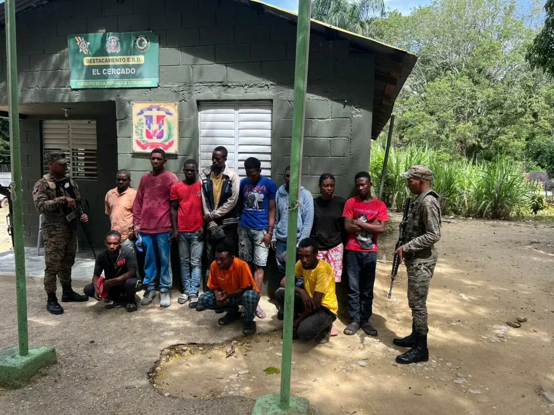 Haitianos detenidos por miembros del Ejército Nacional. Fuente externa.