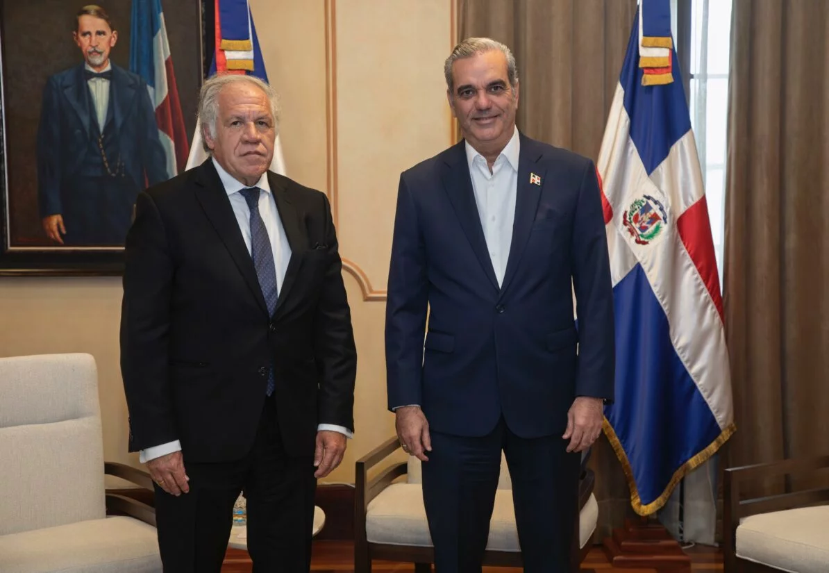 Presidente Abinader recibe en Palacio al secretario general OEA, Luis Almagro