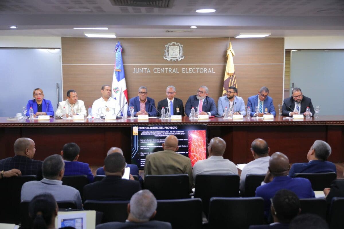 Junta Central Electoral presenta avances del proyecto para renovación de cédula