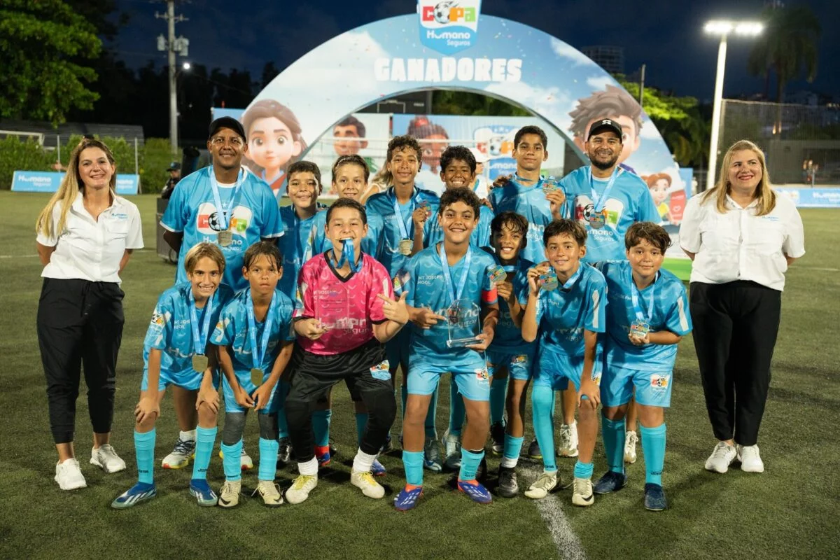 Babeque Secundaria y St. Joseph's se coronan campeones en fútbol