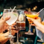 Gobierno aumentará impuestos a bebidas alcohólicas dependiendo grado de alcohol, alimentos seguirán exentos