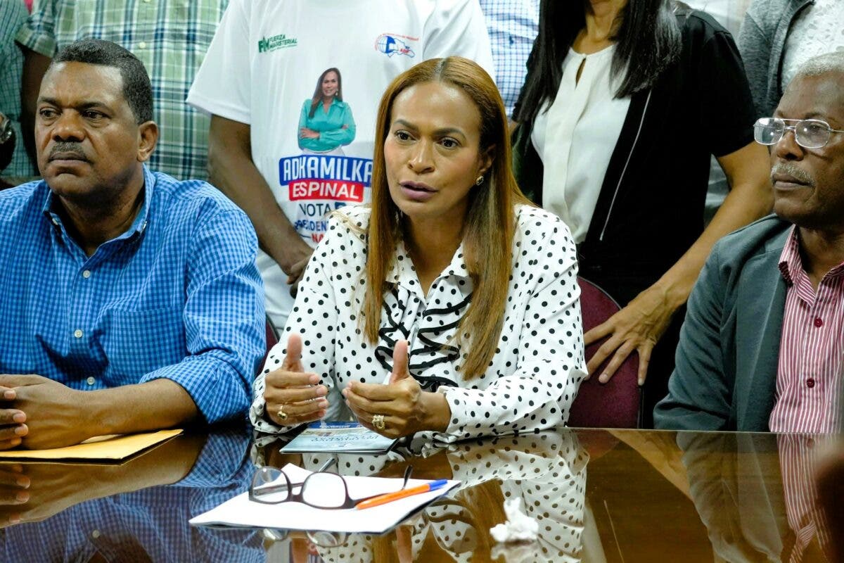 Adhamilka Espinal exige al presidente Abinader detener embargos a las cuentas de la ADP