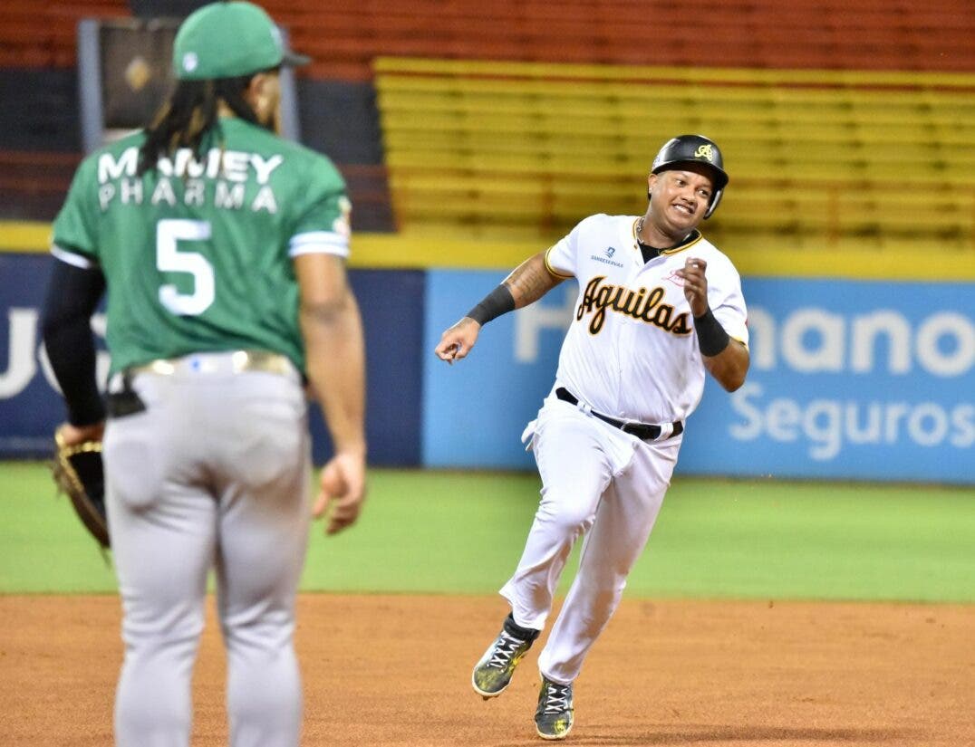 Águilas dejan a Estrellas en el terreno del Estadio Cibao