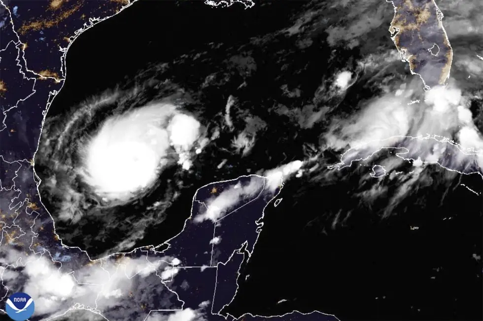 Milton alcanza categoría 5 mientras Florida prepara evacuaciones masivas