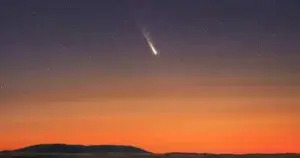 Imágenes que dejó el paso del “cometa del siglo” antes de su alejamiento definitivo de la Tierra