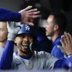 Betts y Ohtani mantienen con vida a Dodgers, que apalean 8-0 a Padres