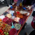 Los escuelas mexicanas tienen seis meses para eliminar la venta de comida chatarra o serán multadas