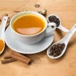 Cuáles son los beneficios del té de cúrcuma y pimienta negra