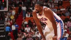 76ers dejan fuera a Joel Embiid (rodilla) el resto de pretemporada