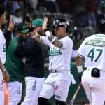 Estrellas se apoyan en rally de cinco vueltas y detienen su racha negativa