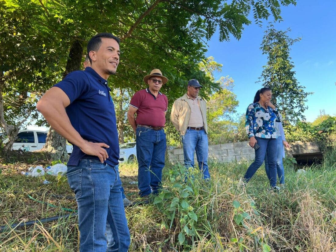 Inspeccionan en Jarabacoa plan reforestar cuenca Yaque del Norte