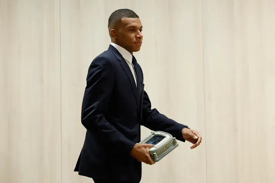 La Liga Francesa ordena al PSG pagar 55 millones a Mbappé