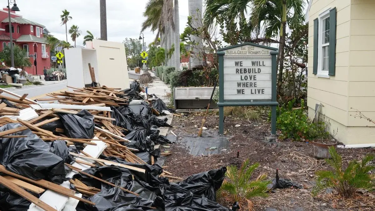 Aumentan a cuatro los muertos por Milton, que sale ya de la península de Florida