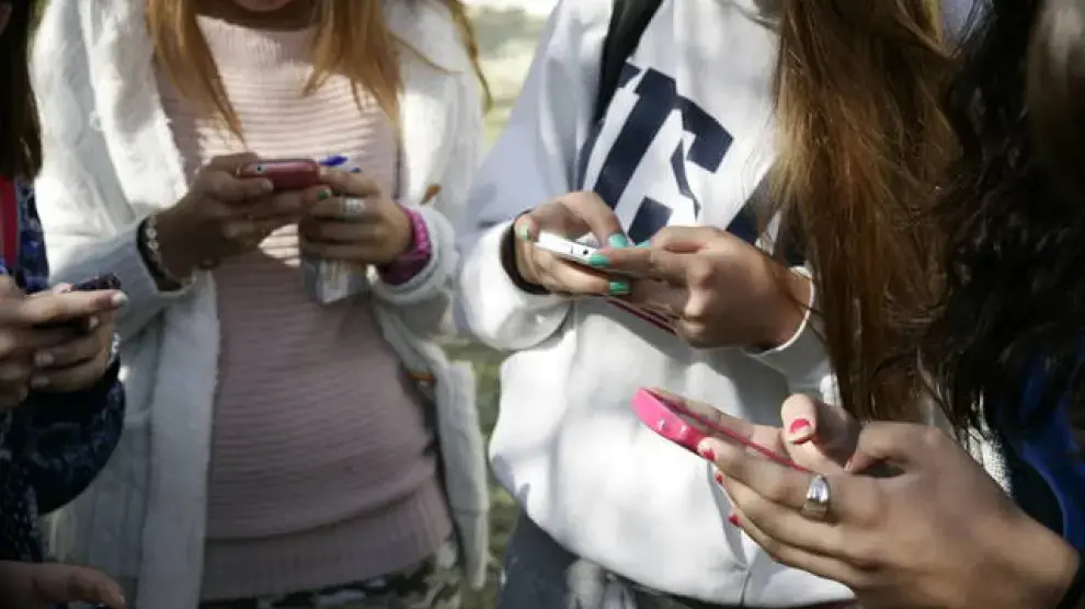 Expertos alertan sobre generaciones digitales, «estúpidas y potencialmente frustradas»