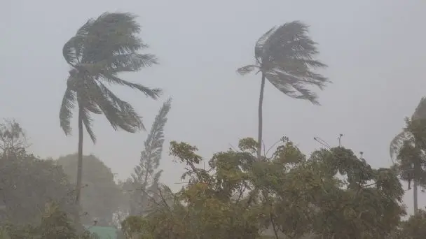 Oscar sigue con fuertes vientos y lluvias azotando Cuba y el sureste de Bahamas