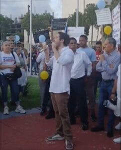 Protestan frente al Congreso Nacional contra la reforma fiscal