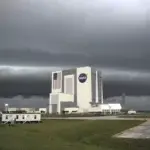 El Centro Espacial Kennedy de Florida cierra ante la inminente llegada del huracán Milton