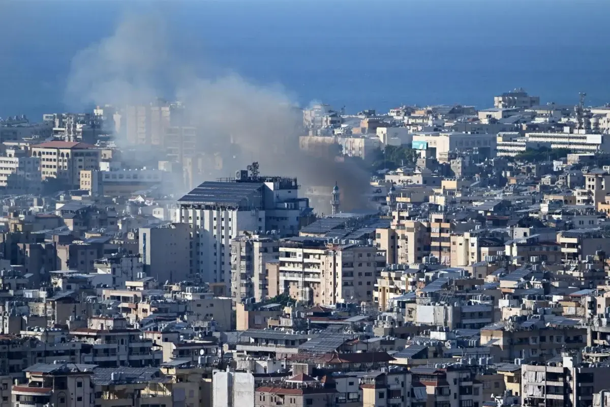 Israel ataca decenas de sucursales de la banca de Hizbulá en todo el Líbano