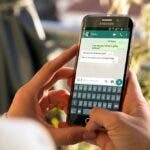 Universidad reclama medio millón de euros a exalumnos que pasaban exámenes usando WhatsApp