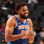 Towns debuta con Knicks en pretemporada con 10 puntos