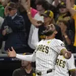 Tatis logra otro jonrón y Padres superan a Dodgers para adelantarse 2-1 en serie divisional