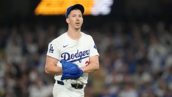 Asaltantes arrancaron reloj del brazo de Walker Buehler