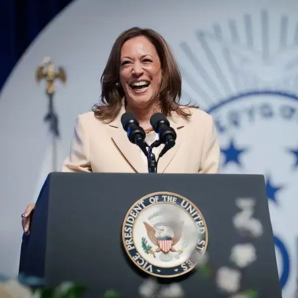 Kamala Harris se encuentra en excelentes condiciones de salud, según el médico