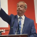 Nigel Farage dice que Trump debería reconocer la derrota y “jugar al golf” si gana Harris