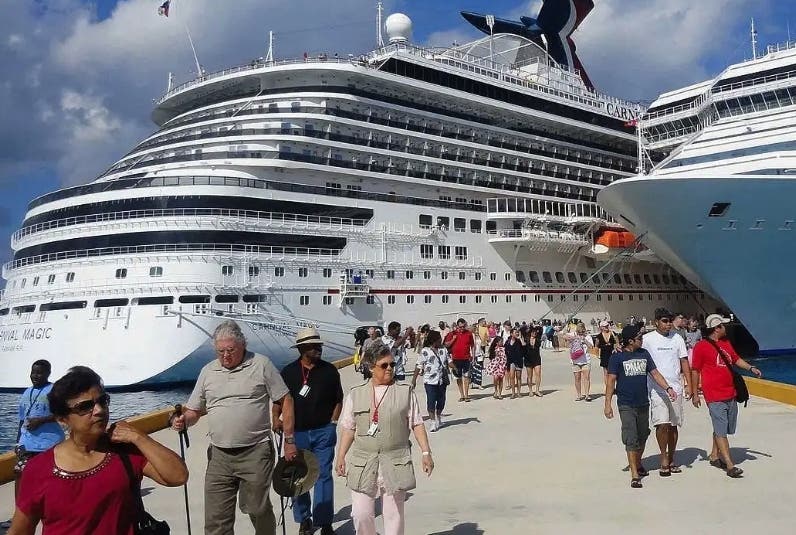 Los cruceristas equilibraron la llegada visitantes