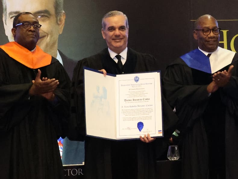 UASD otorga Honoris Causa a Luis Abinader