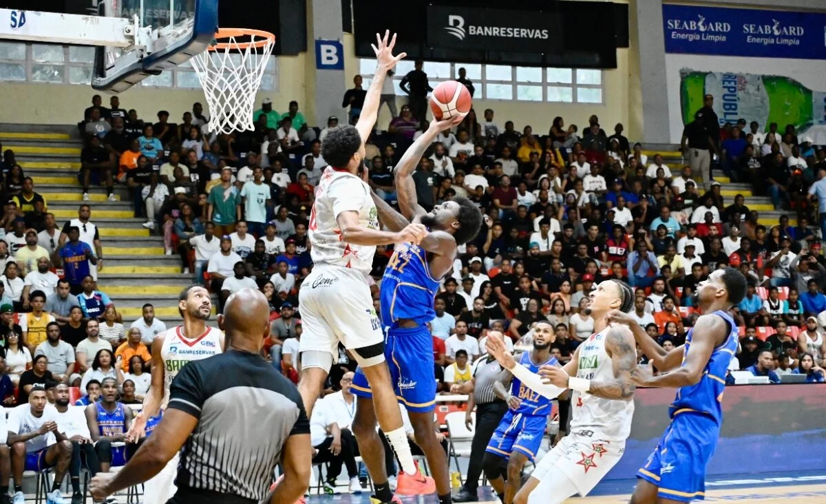 Mauricio Báez supera a Bameso en la serie final basket DN