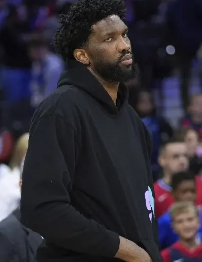 Embiid investigado agredir a periodista