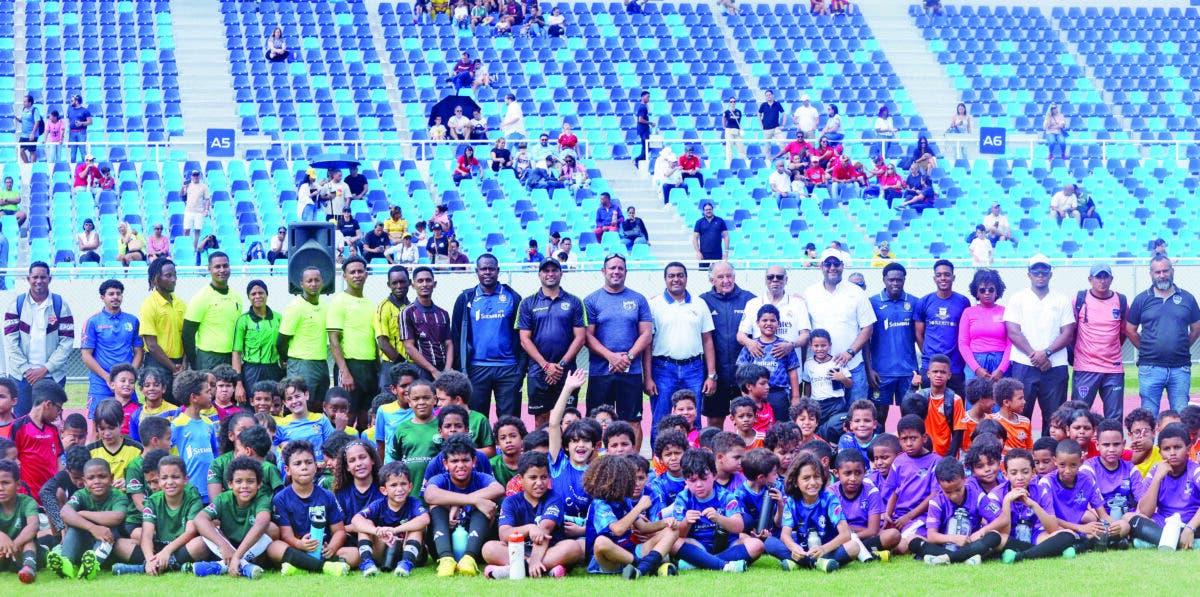 ‘Juguemos Fútbol en el Olímpico’ marca hito en deporte República Dominicana