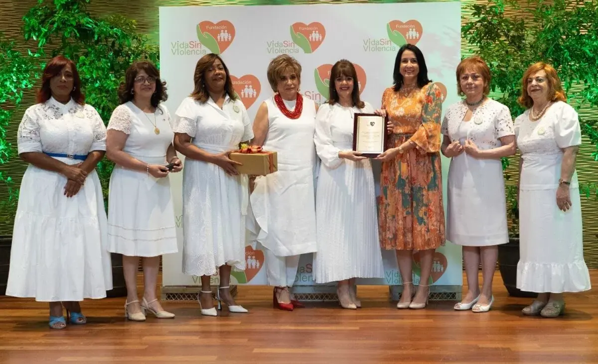 Vida Sin Violencia celebra desayuno