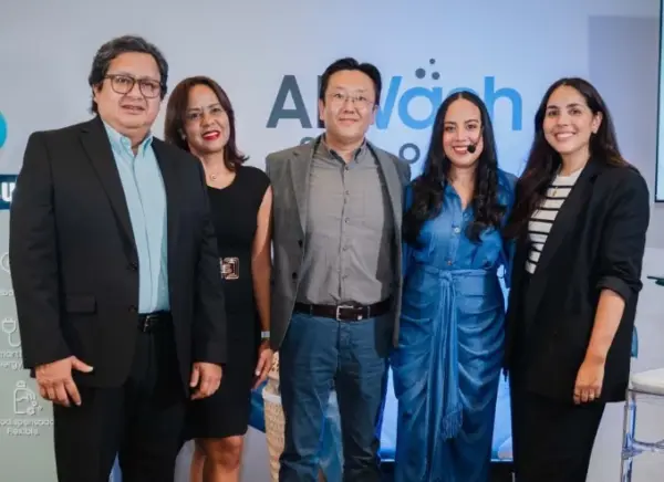 Fernando Escobedo, Jazmín Martínez, Won Choi, Letzea Baca y  Yazmín Yeara.