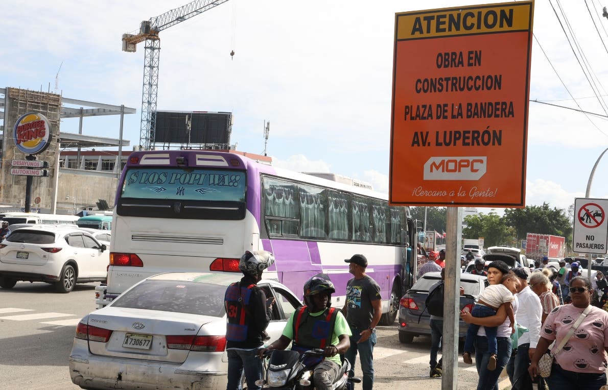 Tapones recrudecen por lentitud obras viales en la Capital