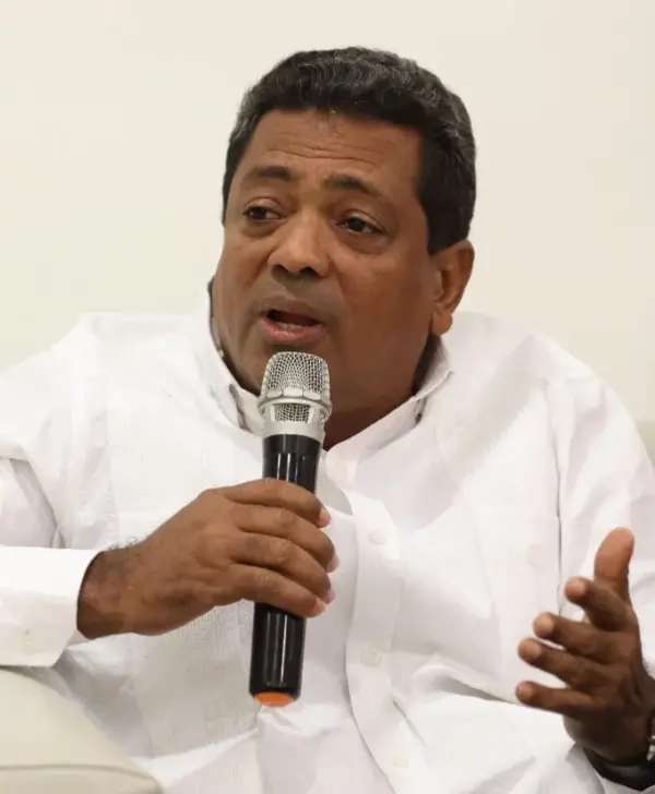Junior Santos, alcalde de Los Alcarrizos.
