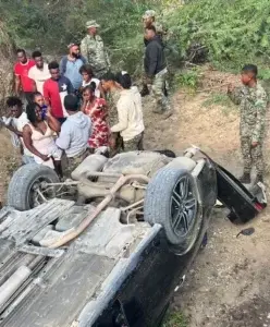 Vehículo con indocumentados se accidenta en San Juan