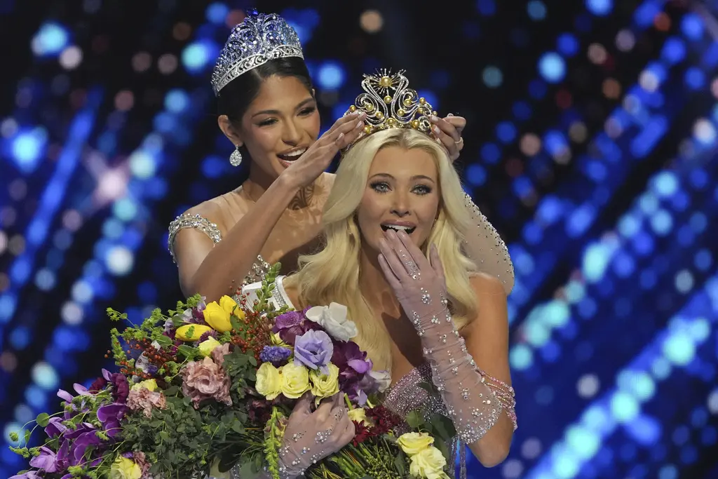 La danesa Victoria Kjaer se corona como Miss Universo 2024 en la Ciudad de México