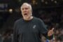 Gregg Popovich deja el cargo de técnico de los Spurs por salud