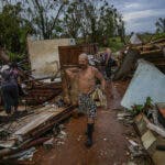 Cuba intenta recuperarse tras dos días del impacto del huracán Rafael