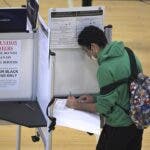 Más de 64 millones de personas ya han votado por adelantado en EE.UU