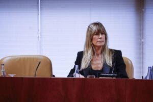 Begoña Gómez no declara en comisión de investigación y denuncia “objetivo político