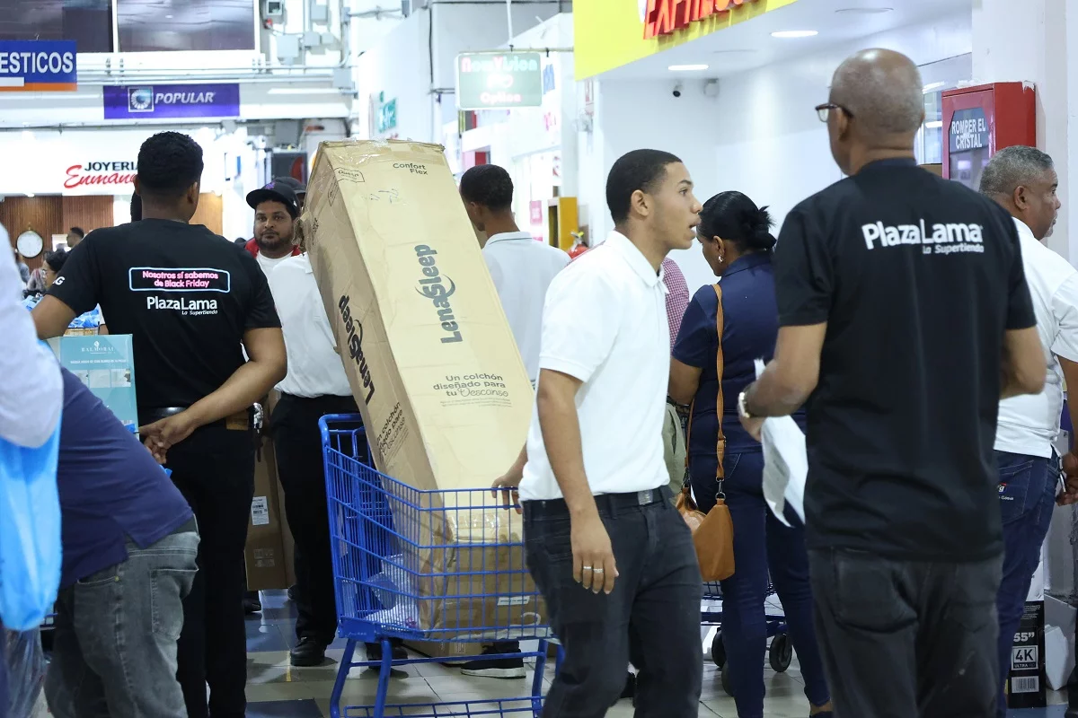 El Comercio se reactiva con las ofertas del Viernes Negro, foto: Elieser Tapia