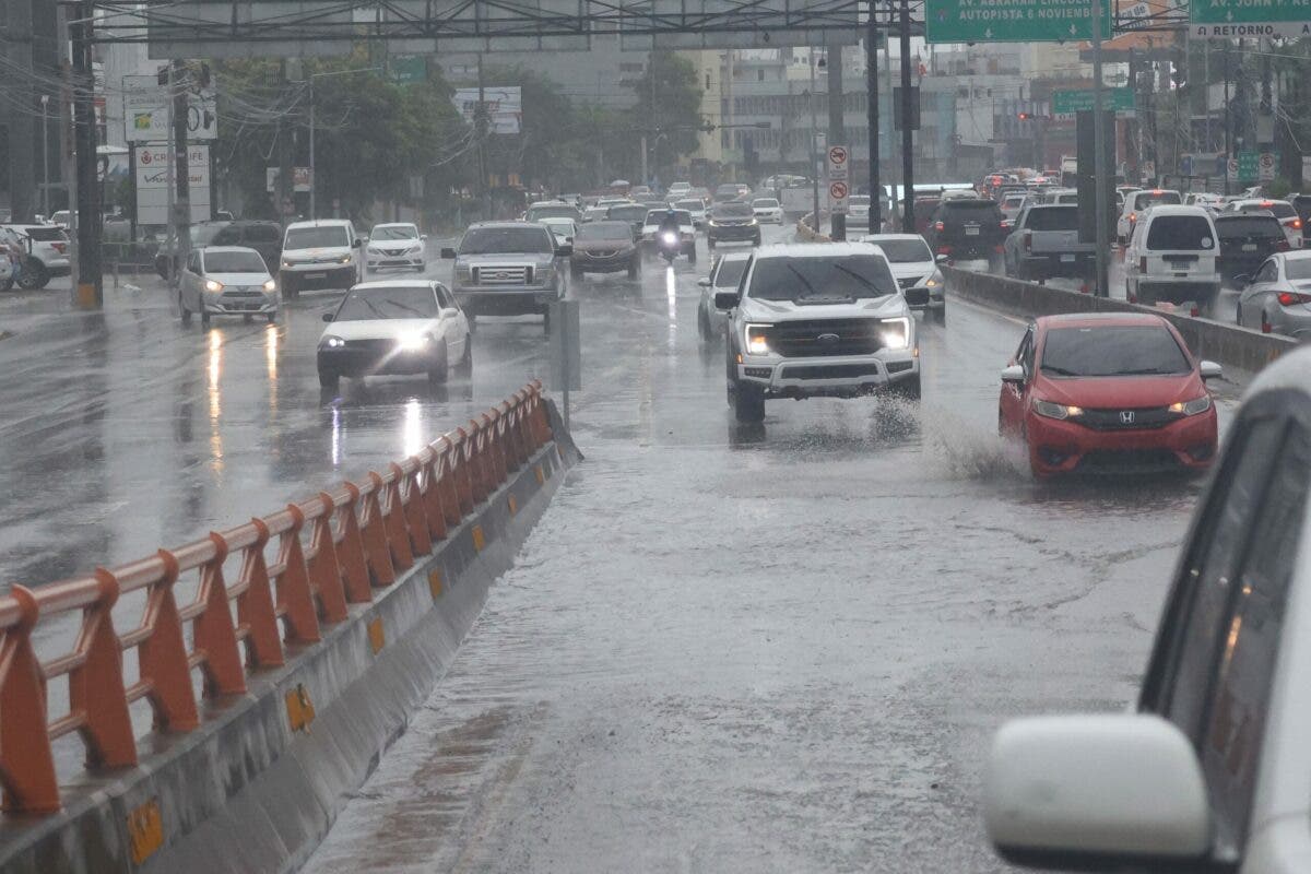 COE eleva a 10 las provincias en alerta por lluvias